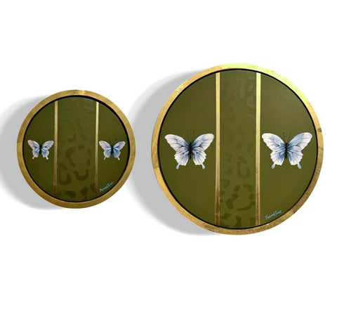 green pair on white wall smartist