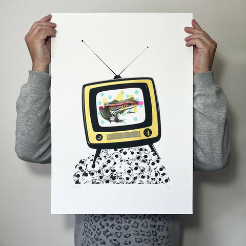 Froggy-Vision-Screen-Printed-Poster-Scale Shot